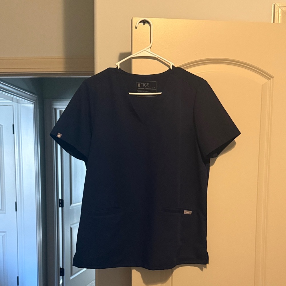 FIGS Women's Navy two pocket top